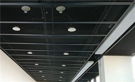 The structure and product features of the ceiling of the plastic mesh aluminum veneer ceiling